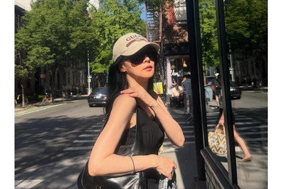 イ・ヨンエ、NYの街角でも圧倒的な存在感！飾らない私服姿で放った“オーラ”【PHOTO】 画像