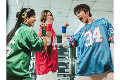 カン・ドンウォンが踊る⁉映画『ワイルド・シング』、劇中に登場する伝説の3人組アイドル「トライアングル」のチッケムスチール初披露！ 画像