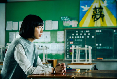 “担任教師”夏帆、感情が抑えきれず髪の毛を引き抜く...『四月の余白』本編映像&新場面写真 画像