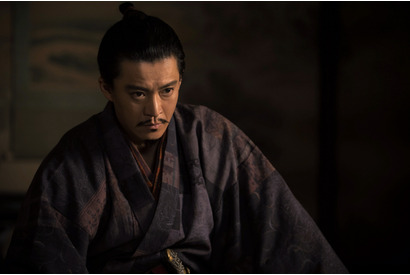 織田信長役・小栗旬、“お前じゃない”は「脚本にはなかった」大河ドラマ「豊臣兄弟！」 画像