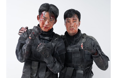 ソ・ジソブが血まみれメイクのまま記念撮影!?特別出演の2PMテギョンとのユニーク2ショット【PHOTO】 画像