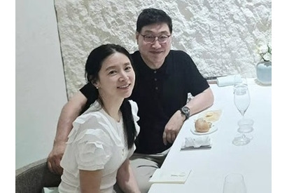 イ・ヨンエ夫婦の近況をキャッチ！20歳年上の夫同伴でディナーを楽しむ仲睦まじい姿 画像