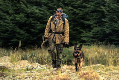 ブラッド・ピット演じる退役軍人と義足の愛犬、互いを支え合う固い絆…『ハート・オブ・ビースト』予告編 画像