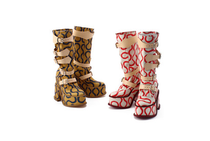 ヴィヴィアン・ウエストウッド新店舗オープン記念、スクイグル柄の限定ブーツ発売 画像