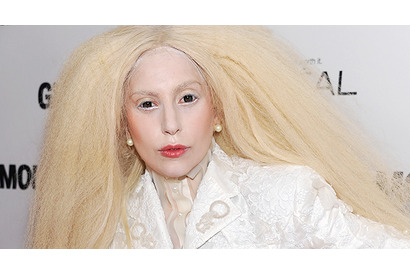 レディー・ガガ、今度は白い魔女に 画像
