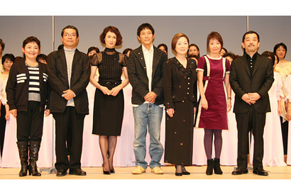 養子に出した子が親を超えた？　“生みの親”志の輔師匠絶賛の『歓喜の歌』完成披露 画像