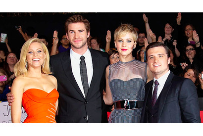 ジェニファー・ローレンス“透け感”ドレスで美脚を披露…『ハンガー・ゲーム2』L.Aプレミア 画像