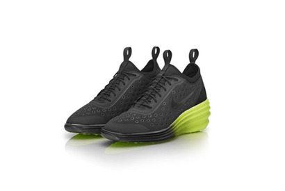 ナイキ注目の次世代スニーカー限定カラー、「ステューシー ウィメン」で先行発売 画像