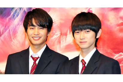 中村蒼、本郷奏多ら若手俳優陣が「なぞの転校生」現場で火花？ 画像