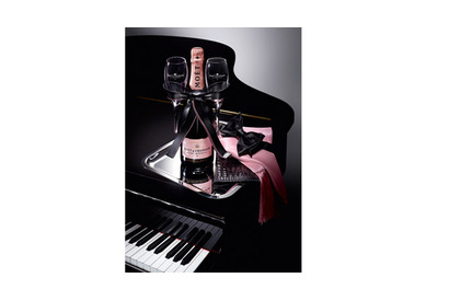 LOVEシーズンにサプライズを演出する「モエ ロゼ ブラックタイ コレクション」 画像