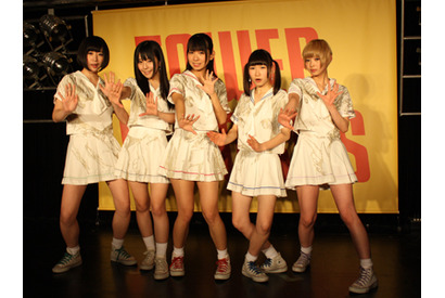 でんぱ組.incが『でんぱの神神』DVD-BOX発売記念イベントで“横綱”の称号を賭け神（紙）相撲対決！ 画像