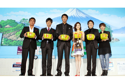 阿部寛、“肉体美”絶賛に恐縮…『テルマエ・ロマエII』完成会見を銭湯で開催 画像