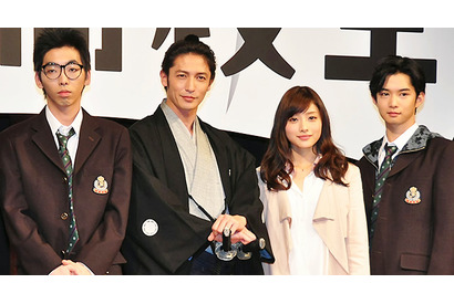 石原さとみ、撮影の合間に玉木宏と“赤裸々なお話”で盛り上がる？ 画像