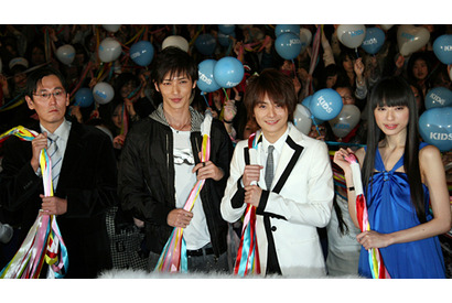 玉木宏「仲間はずれって言うな！」『KIDS』現場では小池徹平＆栗山千明が仲良し？ 画像