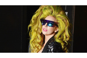 レディー・ガガ、トーク番組中に特別ショーを披露 画像