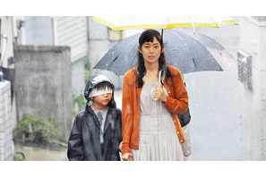 木村多江の“幸薄”な魅力全開！　『MONSTERZ』で藤原竜也の母親役を熱演 画像