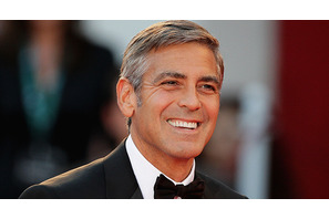 ジョージ・クルーニー、マリブで婚約パーティを開催！　「U2」ボノらを招待 画像