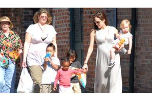 ルイ・ヴィトンの新しい顔、レザーフェイスとブランジェリーナの最新情報 画像