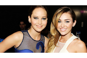 ジェニファー・ローレンス、マイリー・サイラスの前で嘔吐！ 画像