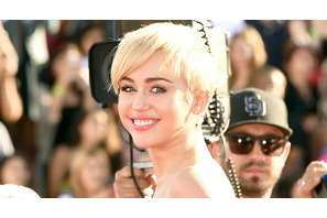 マイリー・サイラス、 ザ・フレーミング・リップスとコラボで“サイケ調”に 画像