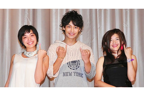 我妻三輪子が珍解答を連発も、小澤亮太が観客のために“翻訳”！ 画像