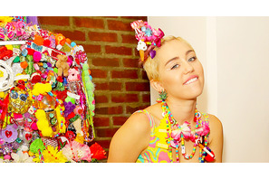 マイリー・サイラス、メキシコ国旗の使用で服役か？ 画像