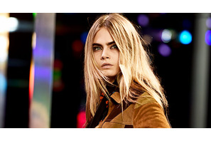 カーラ・デルヴィーニュ、“一風変わった”コレクションをデザイン 画像