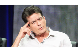 チャーリー・シーン、挙式1か月前に破局！ 4度目の結婚はご破算に… 画像