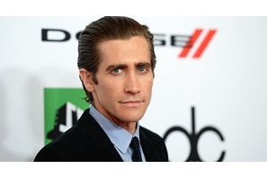 ジェイク・ギレンホール、飛行機に乗ると涙もろくなると告白 画像