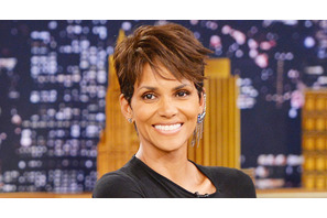 ハル・ベリー、元恋人を差別行為で告発 画像