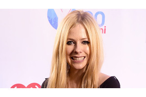 アヴリル・ラヴィーン、体調不良で療養中？ 画像