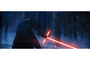新章『スター・ウォーズ』…噂の“十字型ライトセーバーの男”ビジュアル解禁！ 画像