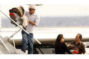 ブランジェリーナ一家、一週間足らずの滞米を終えて南仏のわが家へ 画像