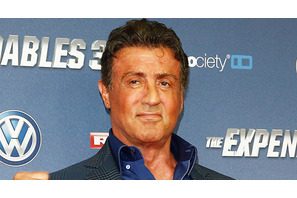 シルヴェスター・スタローン、“ロッキー・ステップ”でファンと交流 画像