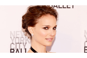 ナタリー・ポートマン、結婚式で花婿を捨てる!? 「Dior」新CMを公開 画像