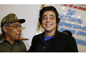 ベニチオ・デル・トロ、『チェ』2部作を携えてキューバ訪問 画像