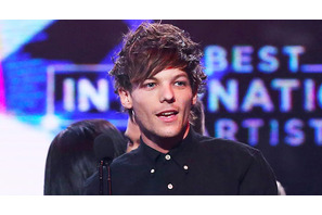 「1D」のルイ・トムリンソン、4年来の恋人と破局 画像