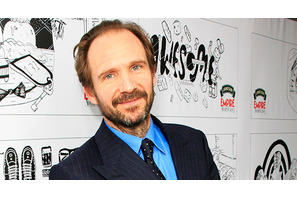 レイフ・ファインズ、『007』のおかげで舞台作復帰？ 画像