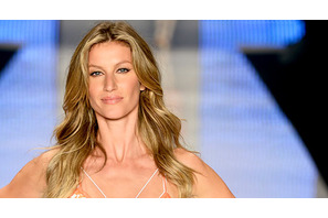 世界で最も稼ぐモデル、ジゼル・ブンチェンが最後のランウェイ出演で涙 画像