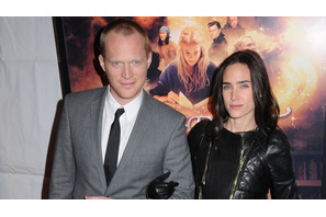 ハドソン川の奇跡に大興奮！　ポール・ベタニー夫妻がN.Y.で新作プレミアに出席 画像