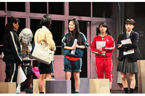 ももクロも驚愕！　舞台版オリジナルの設定や歌もあり！『幕が上がる』見どころ 画像