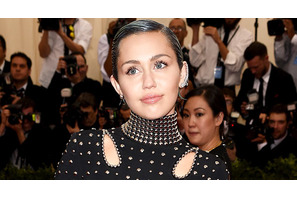 マイリー・サイラス、バイセクシャルであることを示唆？ 画像