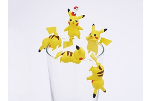 “ピカチュウ”がコップのフチにぶら下がる！　可愛いフィギュアがガチャガチャに 画像