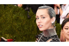 マイリー・サイラス、元彼パトリック・シュワルツェネッガーと互いに無視 画像