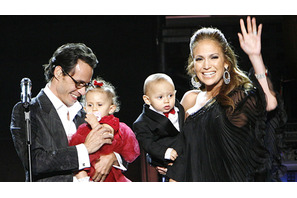 ジェニファー・ロペス夫妻、ニコール・リッチー家も招待して双子のバースデー・パーティ 画像