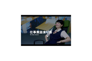 人気声優・内田真礼が一人芝居を熱演！女子高校生やOL、部屋着コスプレまで披露 画像