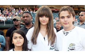 故マイケル・ジャクソンの子どもたち、年間にかかる費用は5億円超!? 画像