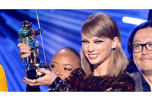 テイラー・スウィフト、MTVビデオ・ミュージック・アワードで最多4冠！ 画像