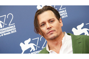 ジョニー・デップ、豪農相非難で愛犬を食べちゃった発言!? 画像