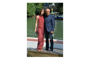 モード界のミューズ・エリザが魅せるエレガントスタイルに注目 画像